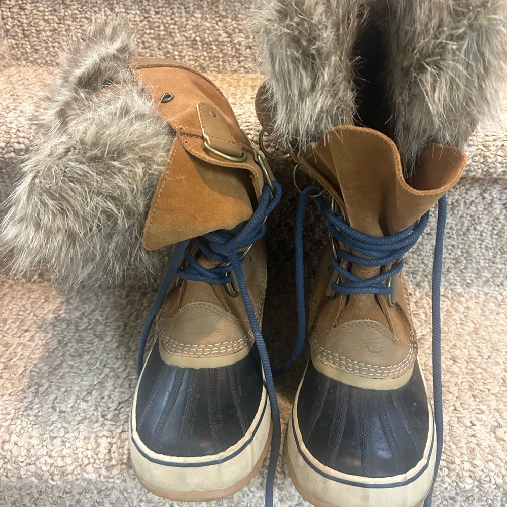 Sorel Tan and Black Fur-Lined Winter Boots